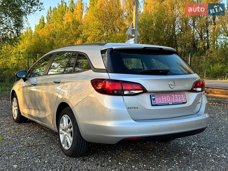 Универсал Opel Astra 2018 в Хмельницком
