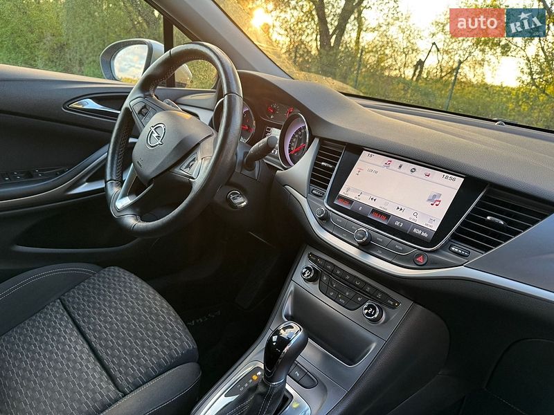 Универсал Opel Astra 2018 в Хмельницком
