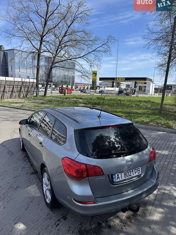 Универсал Opel Astra 2011 в Белой Церкви