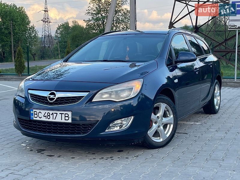 Универсал Opel Astra 2012 в Турке
