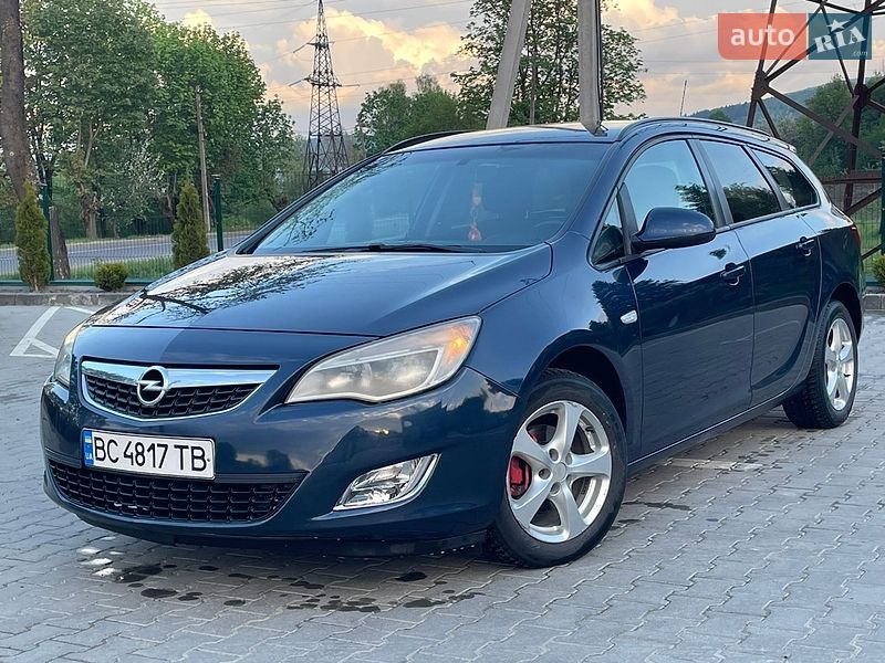 Универсал Opel Astra 2012 в Турке