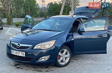 Универсал Opel Astra 2012 в Турке
