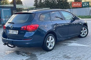 Универсал Opel Astra 2012 в Турке