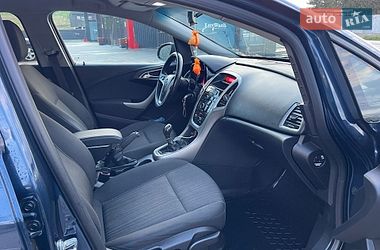 Универсал Opel Astra 2012 в Турке