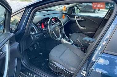 Универсал Opel Astra 2012 в Турке