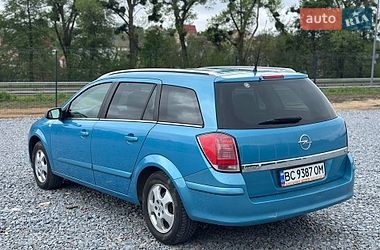 Универсал Opel Astra 2005 в Ровно