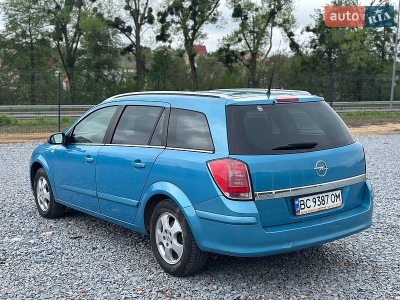 Универсал Opel Astra 2005 в Ровно
