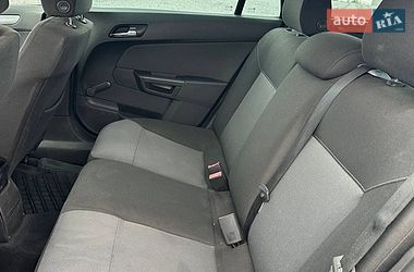 Универсал Opel Astra 2005 в Ровно