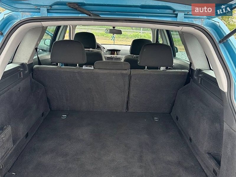 Универсал Opel Astra 2005 в Ровно