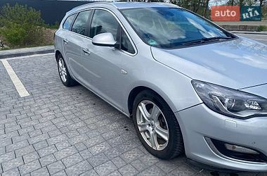 Универсал Opel Astra 2013 в Самборе