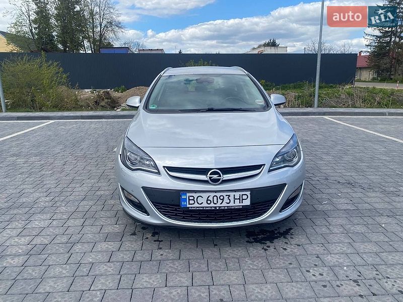Универсал Opel Astra 2013 в Самборе