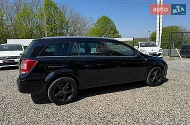 Универсал Opel Astra 2010 в Полтаве
