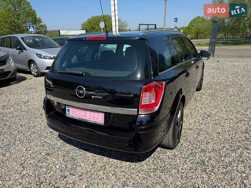 Универсал Opel Astra 2010 в Полтаве