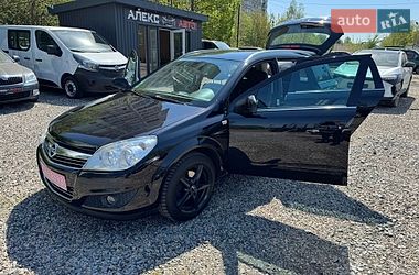 Универсал Opel Astra 2010 в Полтаве