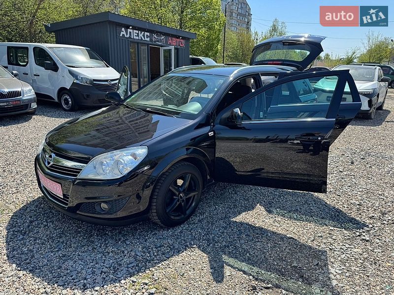Универсал Opel Astra 2010 в Полтаве