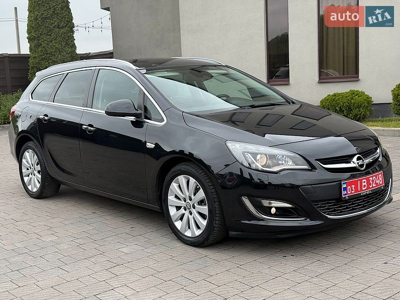 Универсал Opel Astra 2014 в Стрые