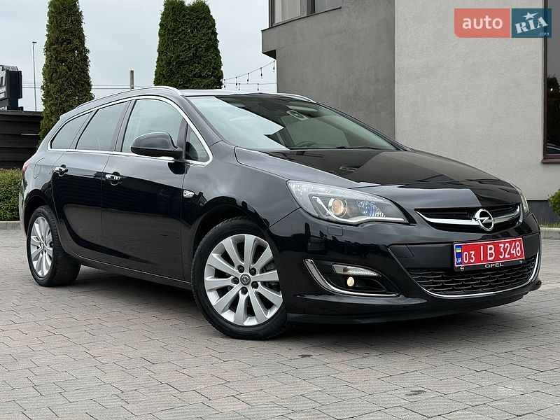 Универсал Opel Astra 2014 в Стрые