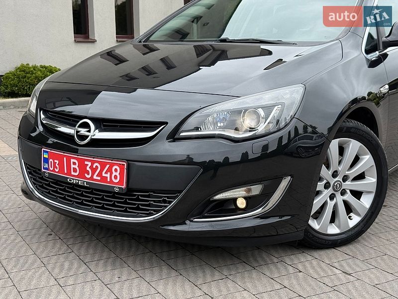 Универсал Opel Astra 2014 в Стрые