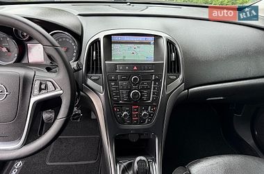 Универсал Opel Astra 2014 в Стрые