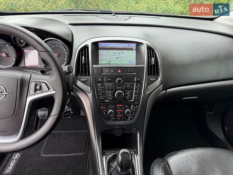 Универсал Opel Astra 2014 в Стрые