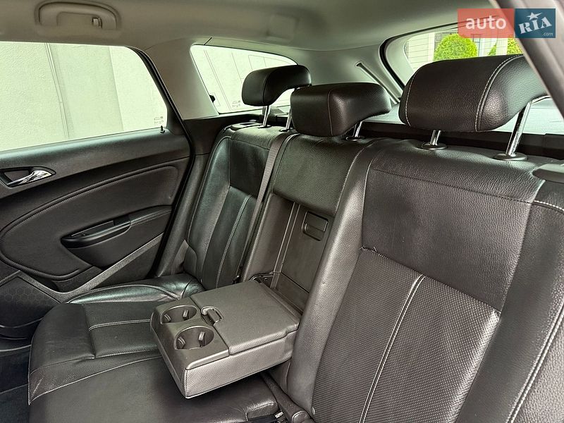 Универсал Opel Astra 2014 в Стрые