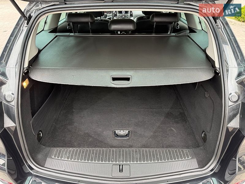 Универсал Opel Astra 2014 в Стрые