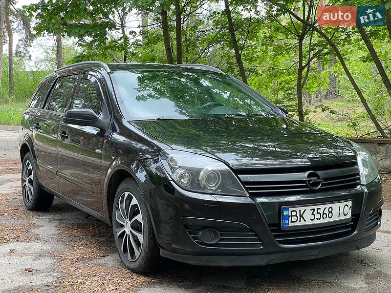 Универсал Opel Astra 2004 в Остроге