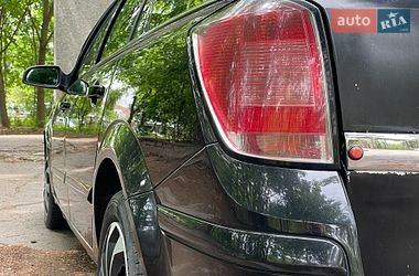 Универсал Opel Astra 2004 в Остроге