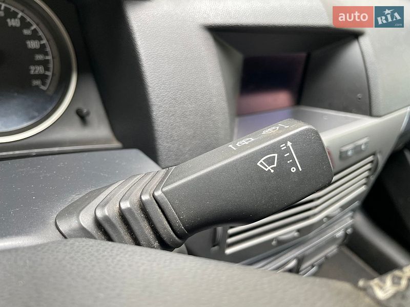 Универсал Opel Astra 2004 в Остроге