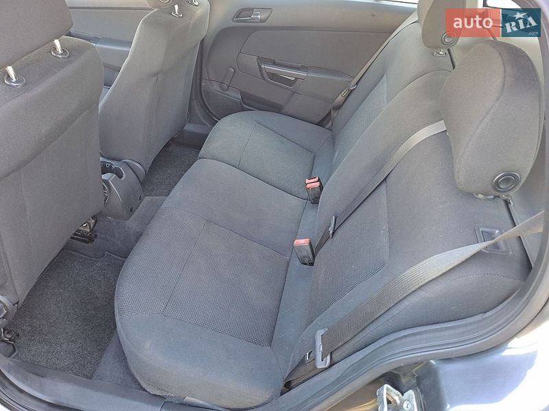 Універсал Opel Astra 2009 в Решетилівці