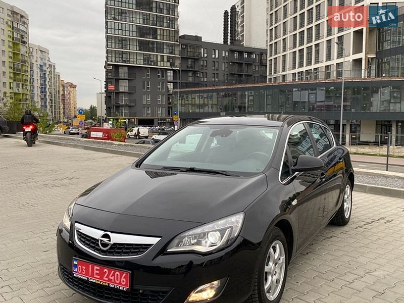 Opel Astra 2011