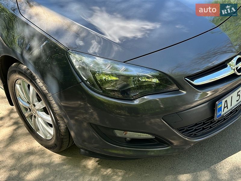 Универсал Opel Astra 2014 в Киеве