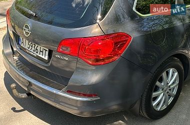 Универсал Opel Astra 2014 в Киеве