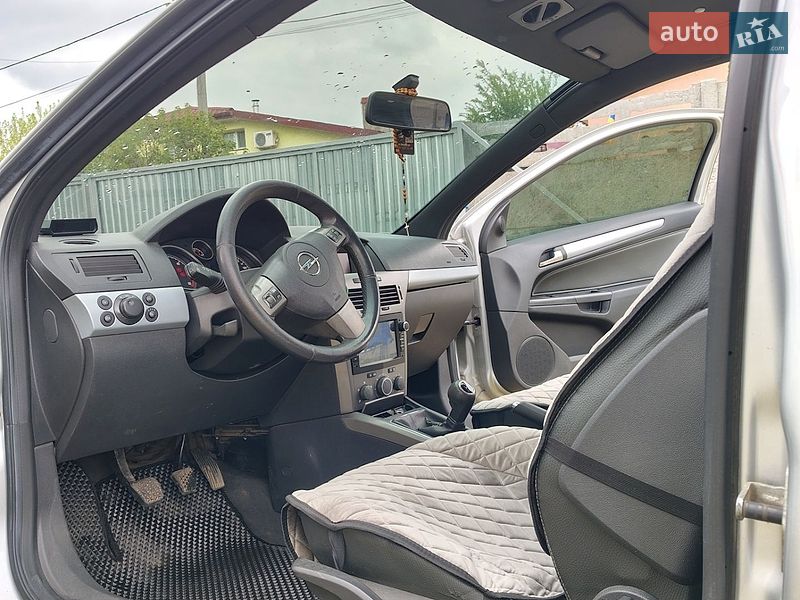 Хэтчбек Opel Astra 2006 в Львове