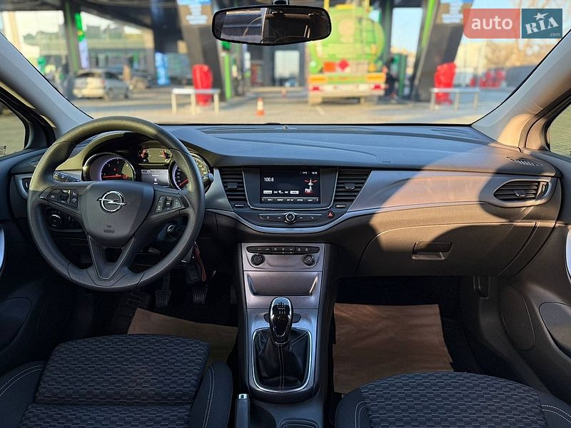 Универсал Opel Astra 2017 в Днепре