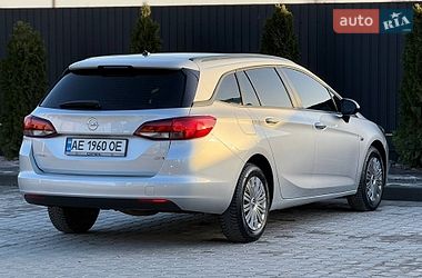 Универсал Opel Astra 2017 в Днепре