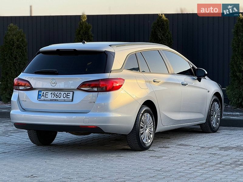 Универсал Opel Astra 2017 в Днепре