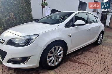 Хэтчбек Opel Astra 2012 в Иршаве