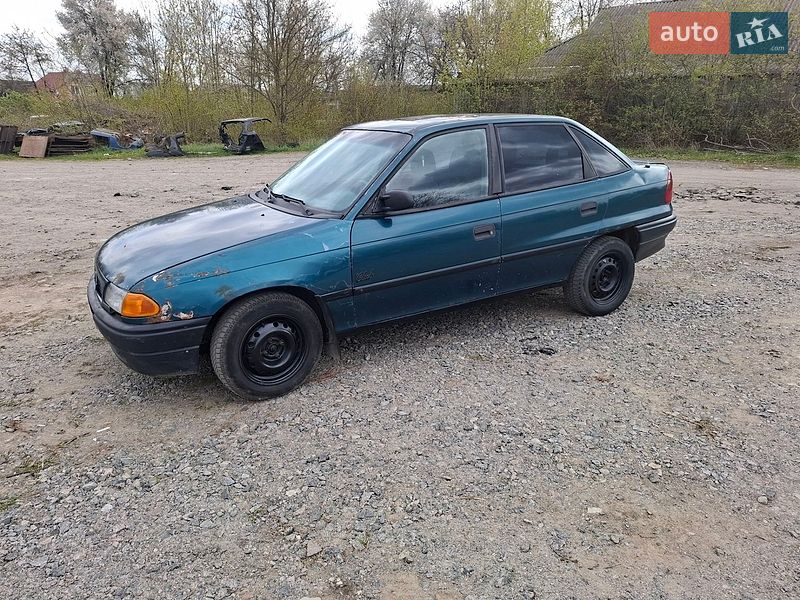 Седан Opel Astra 1995 в Немирове