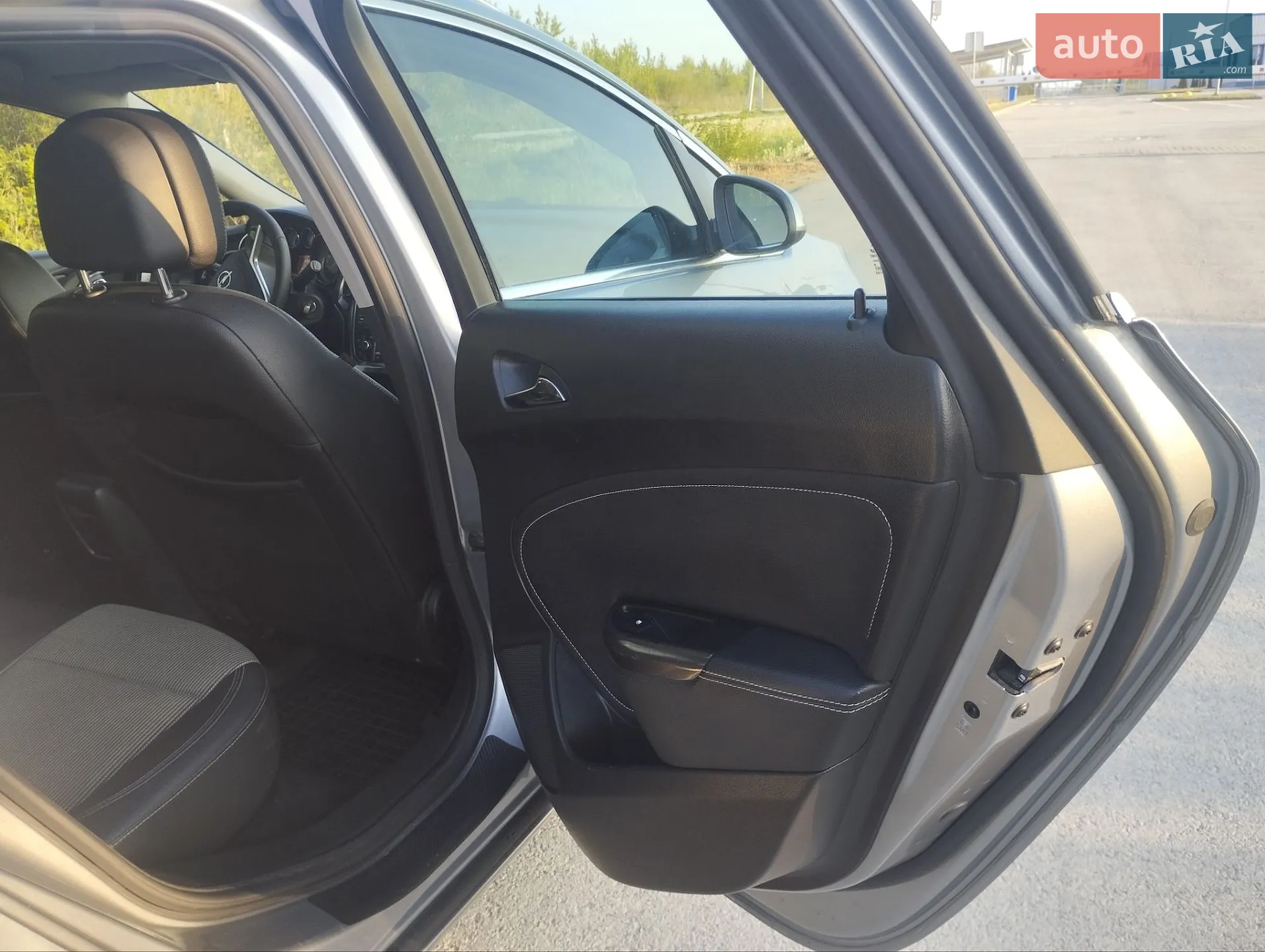 2010 Opel Astra - мініатюра 27
