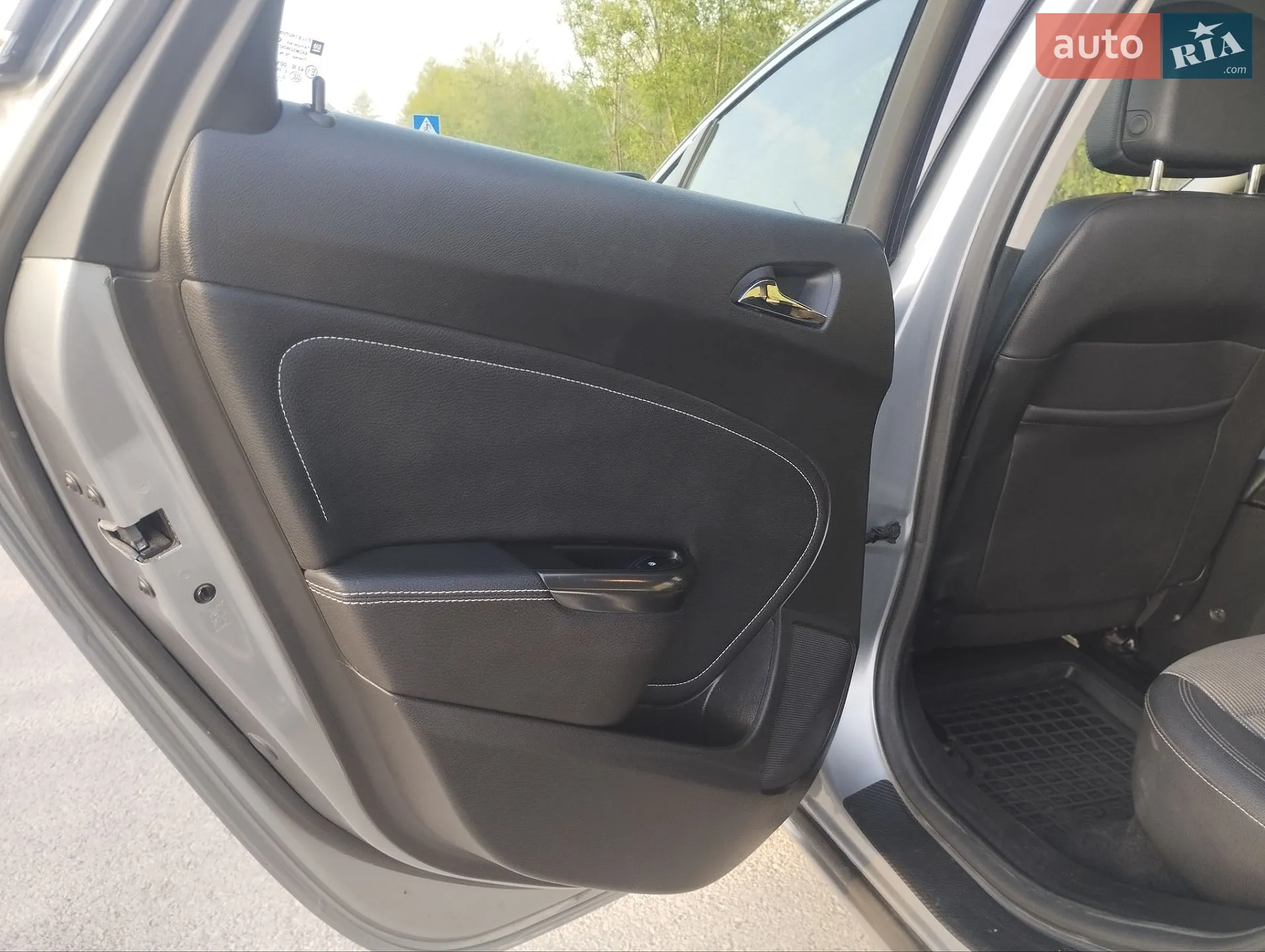 2010 Opel Astra - мініатюра 32
