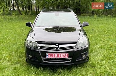 Універсал Opel Astra 2010 в Сумах