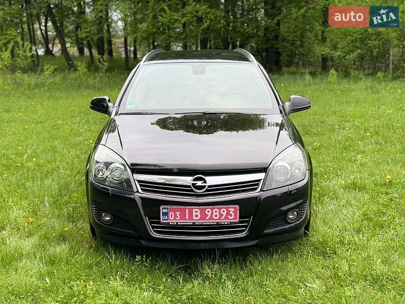 Універсал Opel Astra 2010 в Сумах