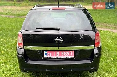 Універсал Opel Astra 2010 в Сумах