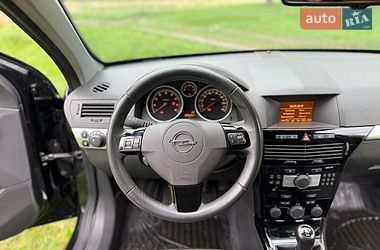 Універсал Opel Astra 2010 в Сумах