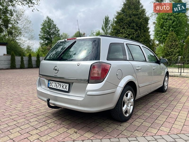 Универсал Opel Astra 2008 в Жовкве