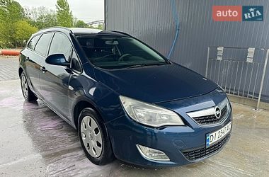 Универсал Opel Astra 2012 в Львове