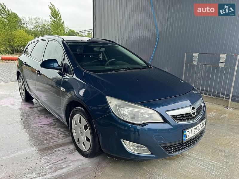 Opel Astra 2012