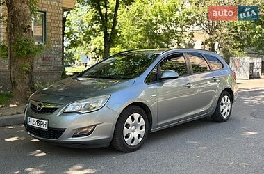 Универсал Opel Astra 2011 в Киеве