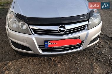 Универсал Opel Astra 2010 в Конотопе